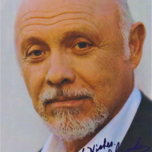 Héctor Elizondo Autograph